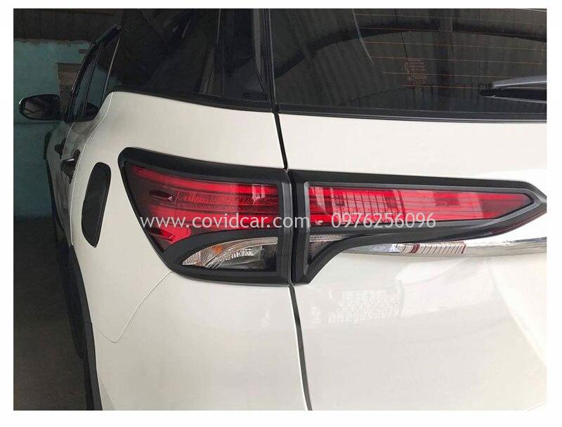 Ốp viền đèn hậu đen Toyota Fortuner 2017-2019 9 Op vien den hau den toyota fortuner 2017 2019 7