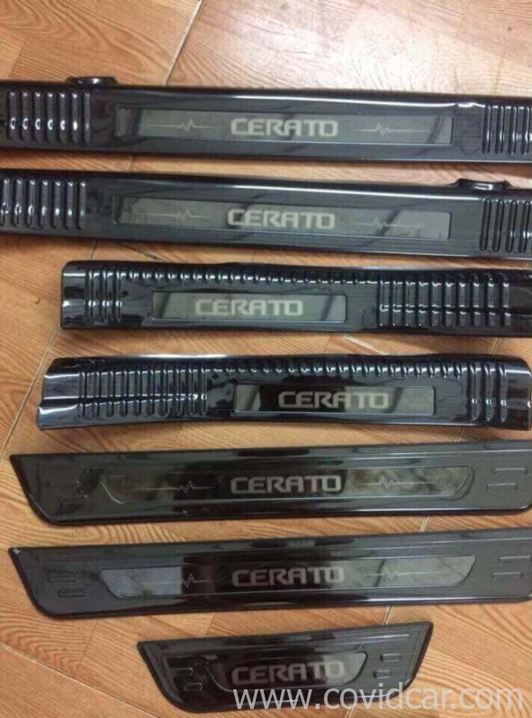 Ốp bậc cửa trong ngoài Titan Kia Cerato Ốp bậc cửa trong ngoài Titan Kia Cerato