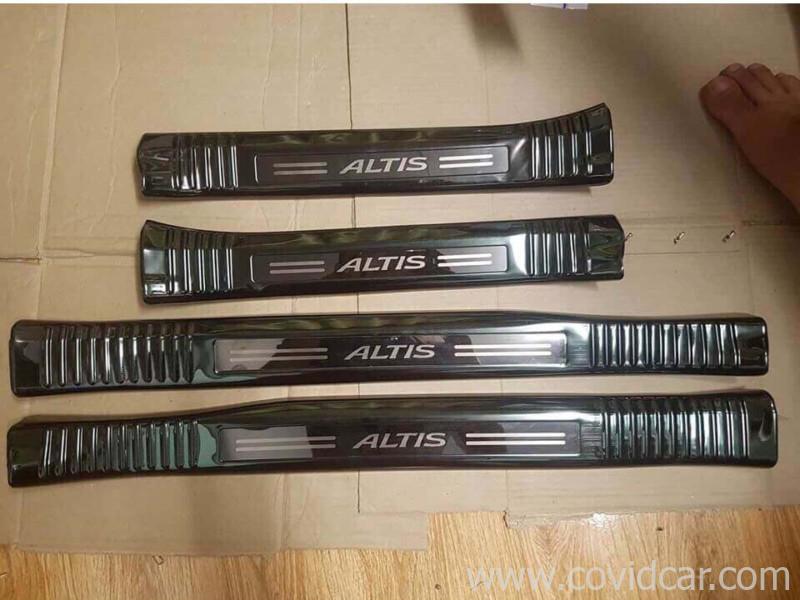 Ốp bậc cửa trong ngoài Titan Toyota Altis Ốp bậc cửa trong ngoài Titan Toyota Altis