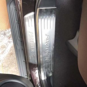 Ốp bậc cửa trong ngoài Toyota Fortuner