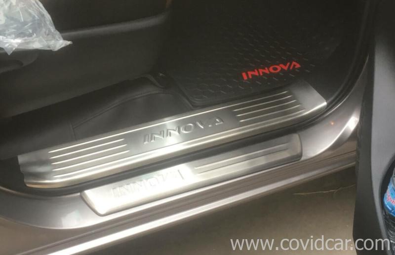 Ốp bậc cửa trong ngoài Toyota Innova Ốp bậc cửa trong ngoài Toyota Innova