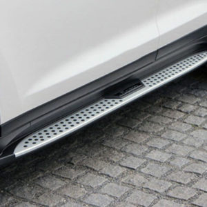 Bậc lên xuống Hyundai Tucson chấm bi 1 Bậc lên xuống Hyundai Tucson chấm bi