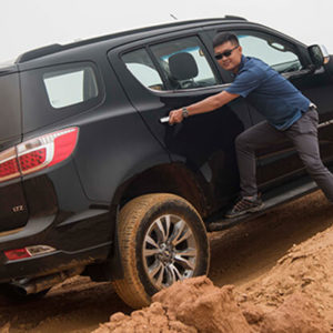 Bậc lên xuống xe Chevrolet Trailblazer 1 Bậc lên xuống xe Chevrolet Trailblazer