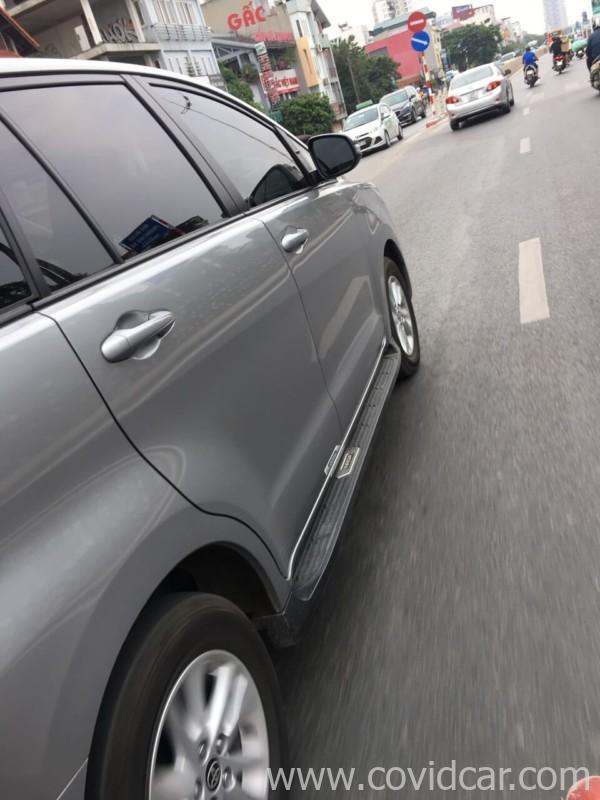 Bậc lên xuống xe Toyota Innova mới nhất Bậc lên xuống xe Toyota Innova mới nhất