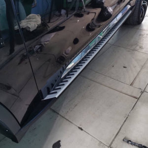 Bậc lên xuống xe Vinfast LUX SA 1 Bậc lên xuống xe Vinfast LUX SA