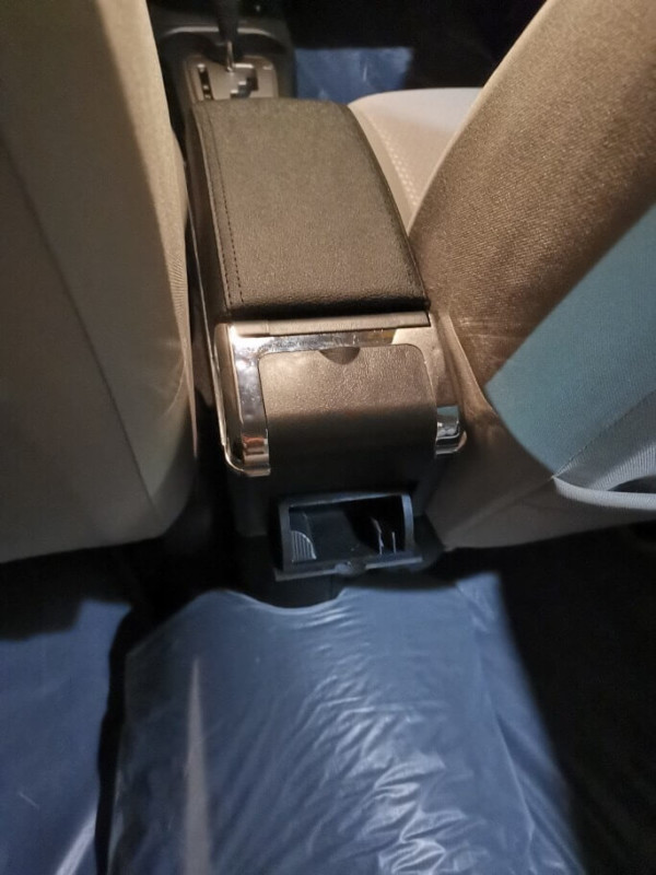 Hop Ty Tay Theo Xe Mitsubishi Attrage (2)