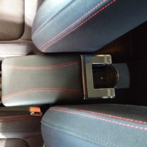 Hộp tỳ tay Suzuki Swift