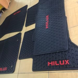 Lót sàn cao su Toyota Hilux 1 Lót Sàn Cao Su Theo Xe Toyota Hilux
