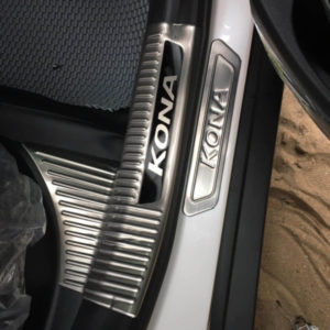 Op Bac Cua Trong Ngoai Hyundai Kona Cao Cap