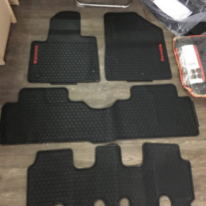 Lót sàn cao su Hyundai Santafe 3 hàng ghế 4 Tham Lot San Theo Xe Hyundai Santafe