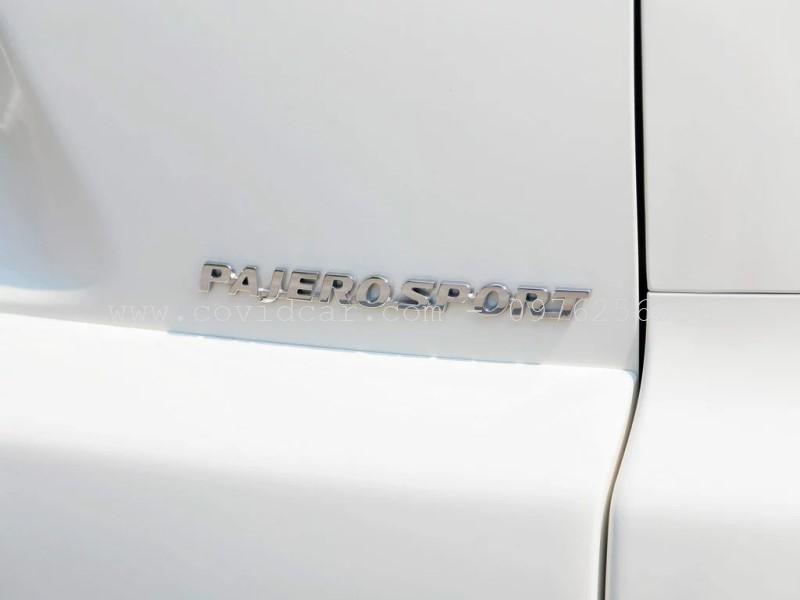 chu noi pajerosport phia sau xe mitsubishi pajero sport 2010 2016 5